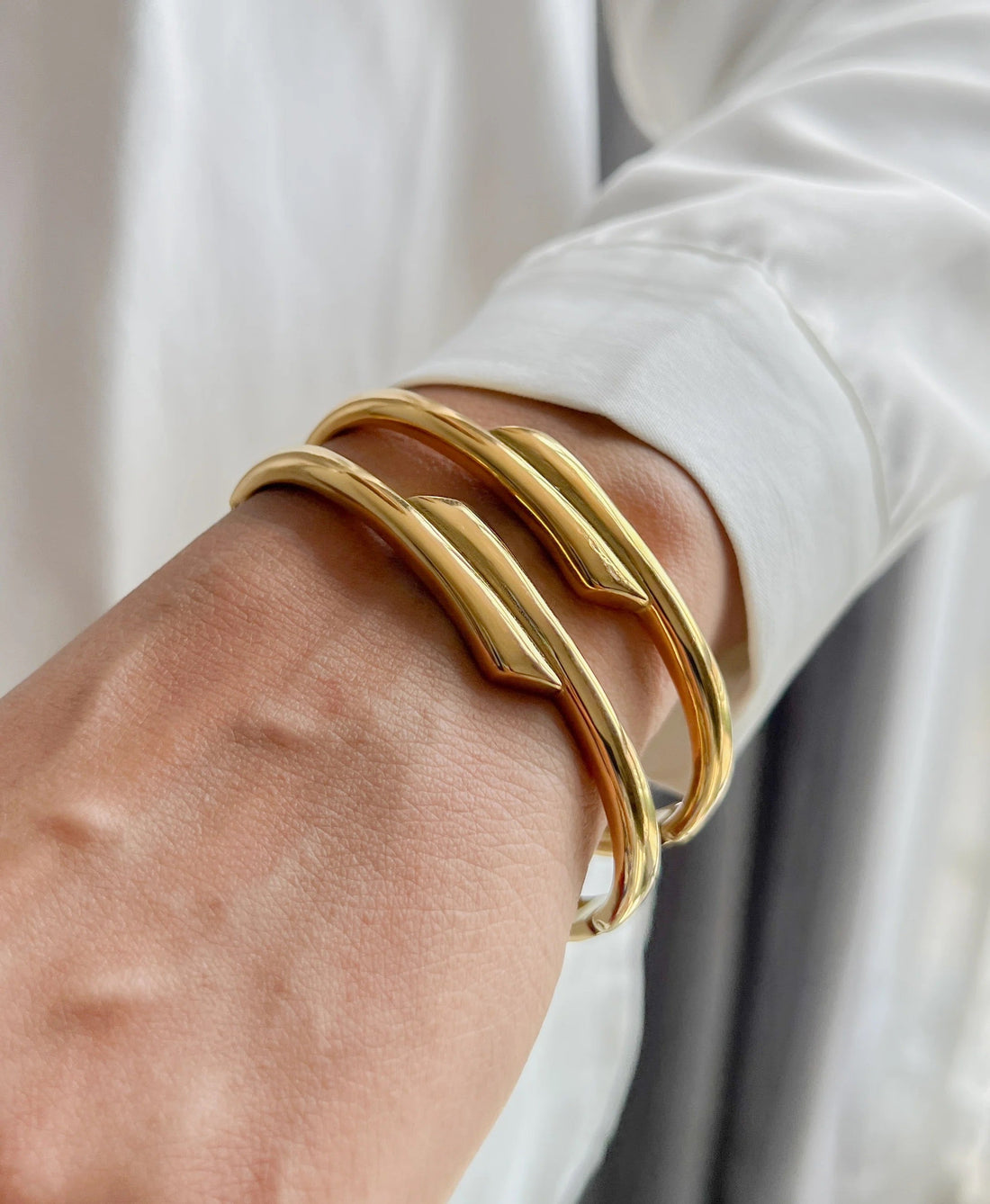 Pourquoi choisir des bijoux en acier inoxydable : le guide complet