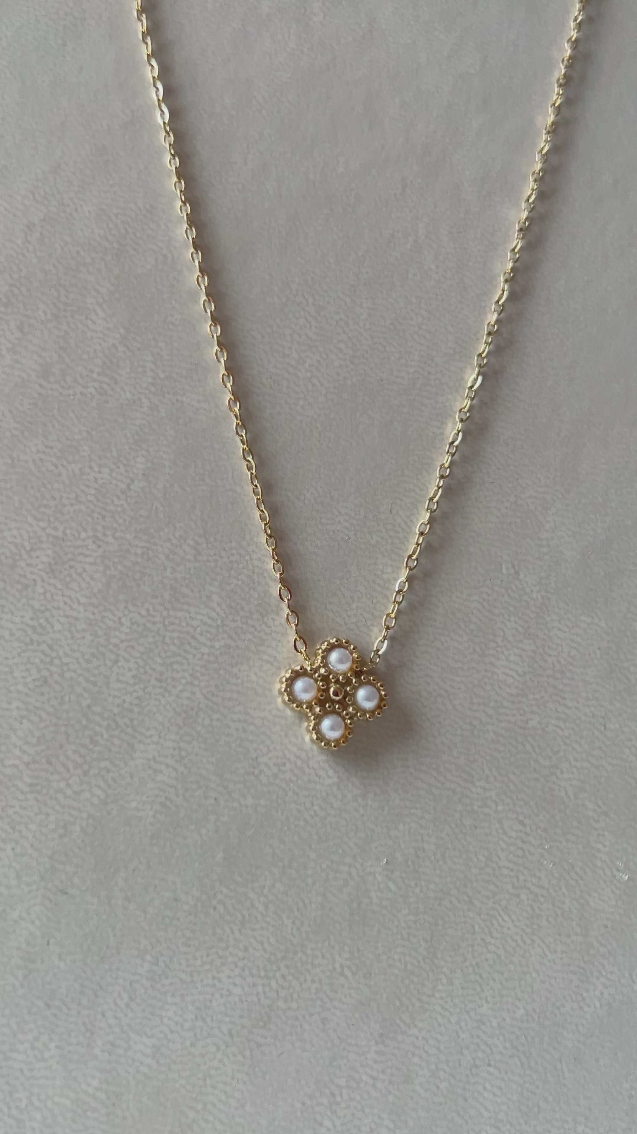 Collier Warda